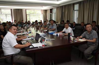 新交科組織開展環(huán)氧瀝青在新疆公路、橋梁建設中的推廣應用技術交流會